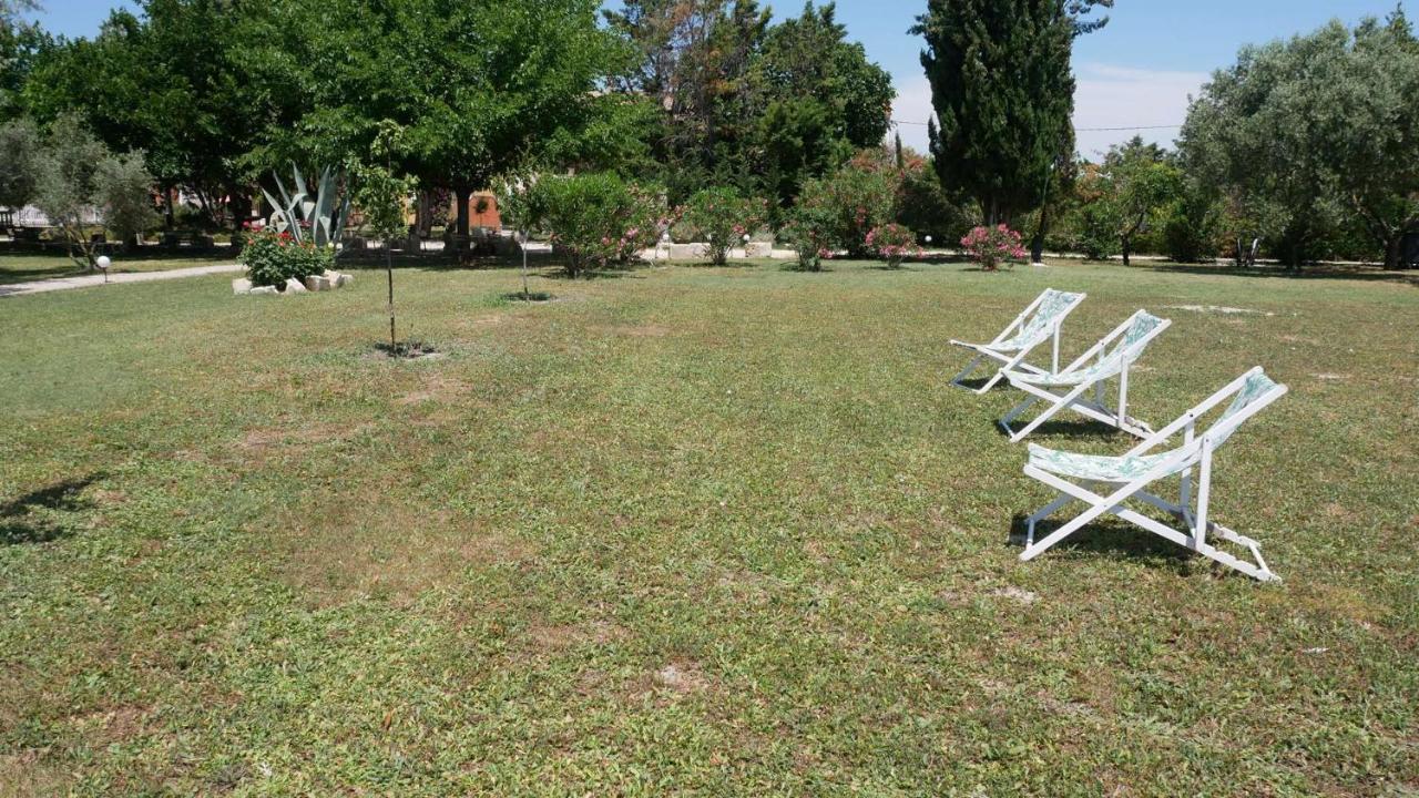 Apartament Mas Maurane - Les Lavandes Aux Portes D'Arles Tarascon Zewnętrze zdjęcie