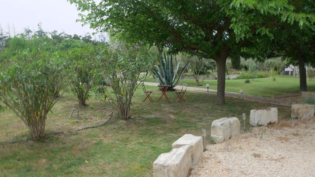 Apartament Mas Maurane - Les Lavandes Aux Portes D'Arles Tarascon Zewnętrze zdjęcie